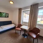 Hotel Avion